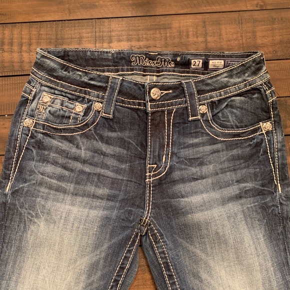 Miss Me Mid Rise Jeans - Picture 4 of 5